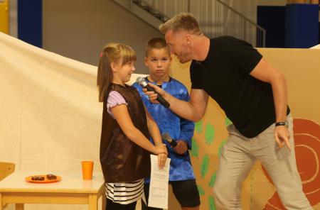 PRVI ŠOLSKI DAN SPREJEM PRVOOLČKOV RAKEK 07 FOTO LJUBO VUKELIČ